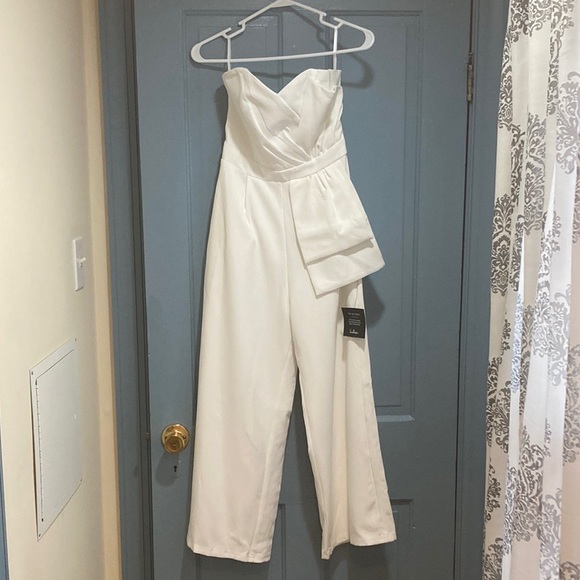 Lulu’s white strapless wide leg jumpsuit - Picture 4 of 4